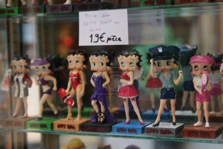 Téléchargez les photos : Paris France July 9, 2023 Betty Boop Figurine Collection - en image libre de droit