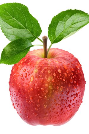 Manzana roja fresca cubierta de rocío con hojas verdes sobre fondo blanco