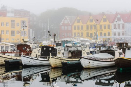 Téléchargez les photos : Bateaux au port, Torshavn, Îles Féroé - en image libre de droit