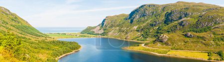 Téléchargez les photos : Panorama des paysages lacustres et marins, Norvège - en image libre de droit