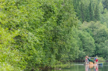 Téléchargez les photos : Radeau en bois sur le lac, Klarlven, Vrmland, Suède, Europe - en image libre de droit