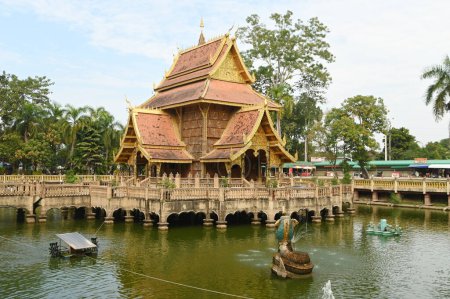 Foto de Depósito del templo para las escrituras Buddhist en Wat Phra que el templo de Pha Ngao es un templo hermoso con una historia antigua. Situado en la provincia de Chiang Rai en Tailandia. - Imagen libre de derechos