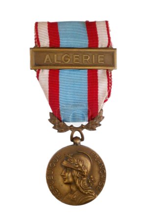 Téléchargez les photos : La Médaille commémorative des opérations de sécurité et de maintien de l'ordre en Afrique du Nord est une médaille commémorative française créée à la fin des années 1950.. - en image libre de droit