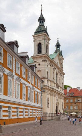 Téléchargez les photos : Varsovie, Pologne - 08 juin 2019 : Le Monastère des Pères Pauliniens dans la Nouvelle Ville. - en image libre de droit