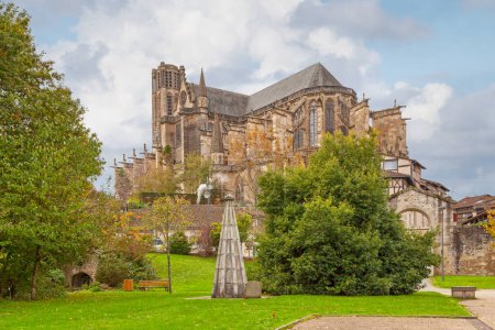 Téléchargez les photos : La cathédrale Saint-Etienne de Limoges est une église catholique romaine située à Limoges, en France.. - en image libre de droit