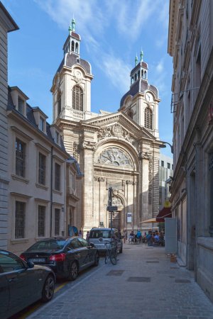 Foto de Lyon, Francia - 10 de junio de 2018: La capilla Notre-Dame-de-Pitie, es un edificio religioso situado en el distrito de Bellecour, en el distrito 2 de Lyon, que pertenece a los Hospices Civils de Lyon.. - Imagen libre de derechos