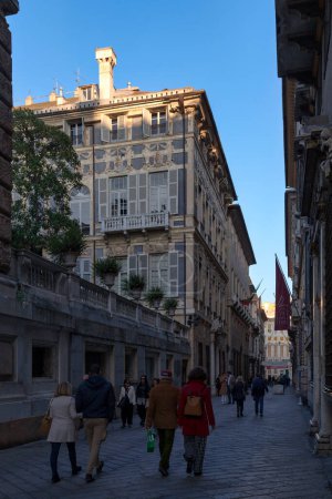 Foto de Génova, Italia - 30 de marzo de 2019: El Palazzo Podesta también conocido como Palazzo Nicolosio Lomellini es un edificio histórico en el centro histórico de Génova. Desde 2006, es uno de los 42 palacios Rolli inscritos en la Lista del Patrimonio Mundial de la UNESCO.. - Imagen libre de derechos