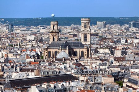Luftaufnahme der Kirche Saint-Sulpice in Paris.