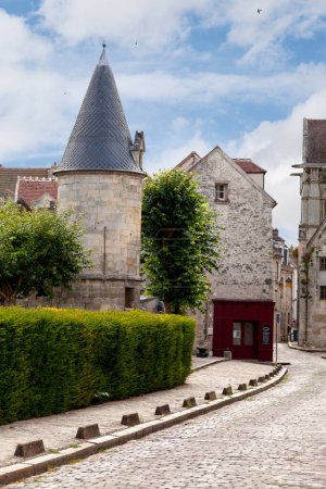 The turret of the rue de Beauvais, in the city center of Senlis (Oise).