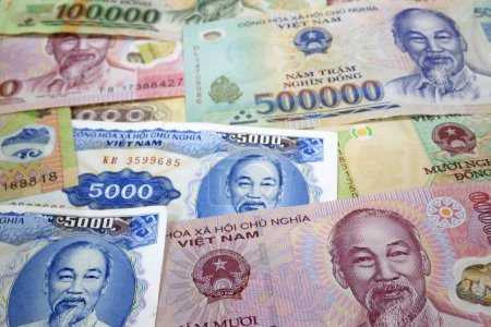 Montón de billetes vietnamitas de Dong como fondo
.