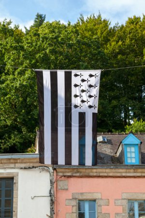 Die Flagge der Bretagne wird Gwenn-ha-du genannt, was auf Bretonisch weiß und schwarz bedeutet.