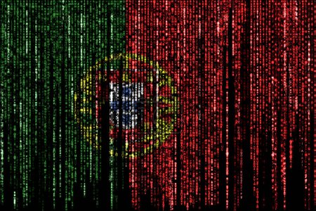 Flagge von Portugal auf einem Computer Binärcodes fallen von der Spitze und verblassen.
