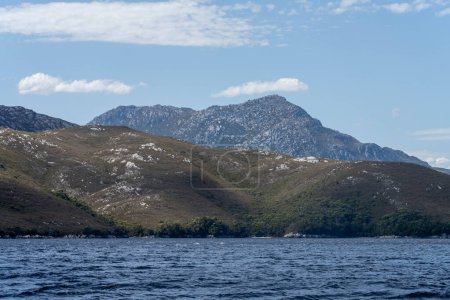 Segeln auf einer Jacht in der australischen Wildnis im Frühling in Australien und Neuseeland
