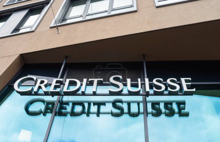 Foto de Liestal, Suiza - 10 de mayo de 2023: Credit Suisse es un banco suizo que fue tomado por UBS después de la bancarrota. - Imagen libre de derechos