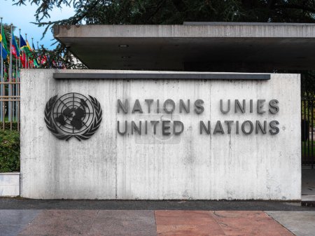 Foto de Ginebra, Suiza - 3 de noviembre de 2023: Oficina de las Naciones Unidas Ginebra o UNOG se encuentra en el edificio del Palais des Nations en la ciudad de Ginebra en Suiza - Imagen libre de derechos