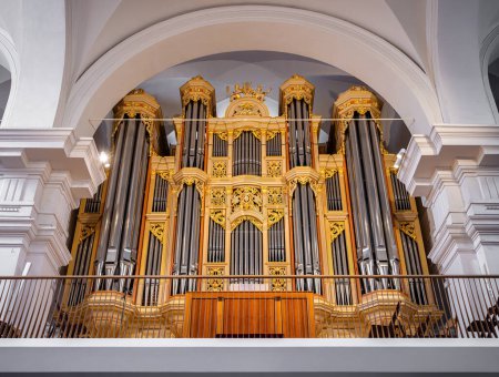 Photo for Koper, Slovenia - November 8, 2023: Organ in the Cathedral of the Assumption of the Blessed Virgin Mary in the old town of the Slovenian city of Koper. Donated from Tonhalle Zurich. - Royalty Free Image