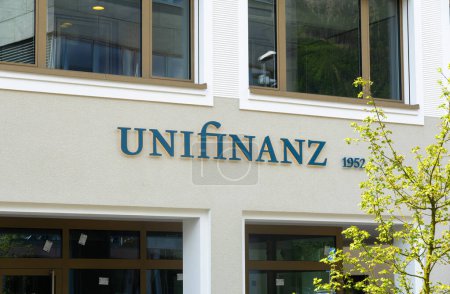 Foto de Schaan, Liechtenstein - May 17, 2024: Unifinanz Schaan is a financial services company based in Schaan - Imagen libre de derechos