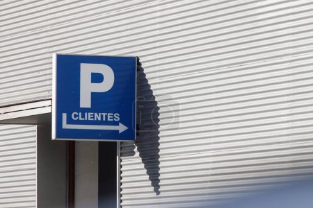 Signo genérico para estacionamiento exclusivo de vehículos para clientes