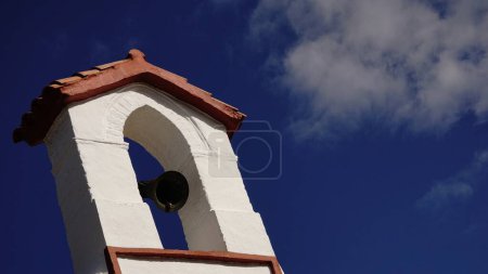 Einsiedelei Kapelle Glocke gegen den Himmel