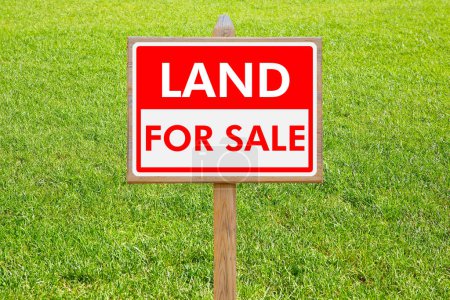 Grundstücke zum Verkauf - Immobilienkonzept mit Leerstand zum Verkauf für den Hochbau - Grundstücksverwalter mit Werbetafel in ländlicher Umgebung