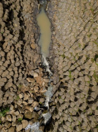 Foto de Prismas basálticos en Huasca de Ocampo. Concepto de ecoturismo. Formaciones geológicas. - Imagen libre de derechos