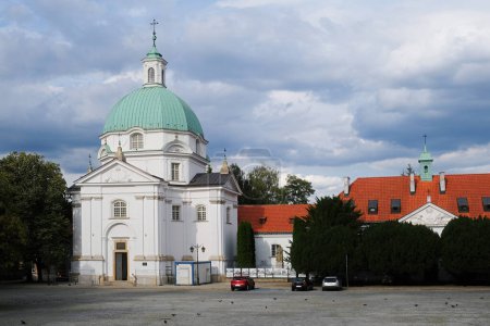Téléchargez les photos : Église catholique romaine de St Casimir, Varsovie, Pologne - en image libre de droit