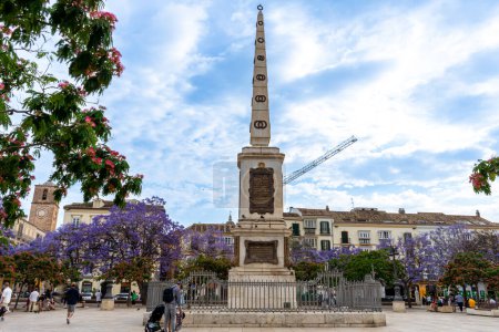 Téléchargez les photos : MALAGA, ESPAGNE - 20 MAI 2023 : Monumento a Torrijos sur la place Merced (Plaza de la Merced) à Malaga, Espagne le 20 mai 2023 - en image libre de droit