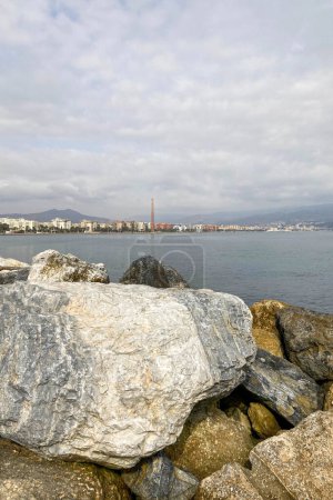 Paseo matutino por el paseo marítimo en Málaga, Costa del sol, España