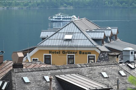 Foto de Una impresión de la famosa ciudad de Hallstatt en el lago Hallstatt - Imagen libre de derechos