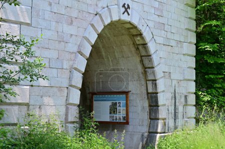 Foto de Salzberg de la famosa ciudad de Hallstatt en el lago Hallstatt - en la imagen de los túneles de la mina Franz Josef - Imagen libre de derechos
