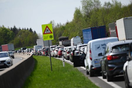 Téléchargez les photos : Embarras sur l'autoroute A1 ouest entre Thalgau et Wallersee, Salzbourg - en image libre de droit