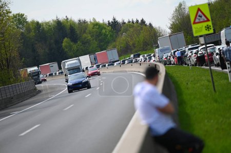 Téléchargez les photos : Embarras sur l'autoroute A1 ouest entre Thalgau et Wallersee, Salzbourg - en image libre de droit