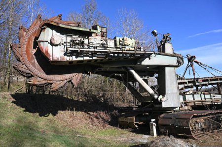 Téléchargez les photos : Ancienne mine à ciel ouvert d'Oberdorf (lignite) recultivée avec un sentier historique de randonnée minière à Baernbach - en image libre de droit