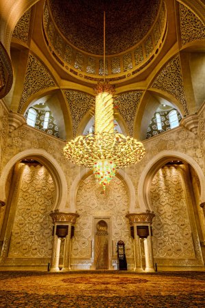 Téléchargez les photos : Abu Dhabi, Émirats arabes unis - 13 février 2023 : Intérieur de la Grande Mosquée Cheikh Zayed. - en image libre de droit