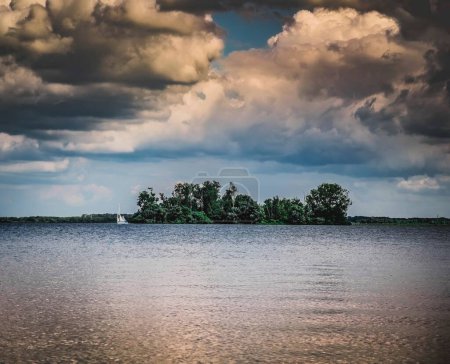 Téléchargez les photos : Lac Veluwemeer aux Pays-Bas - en image libre de droit