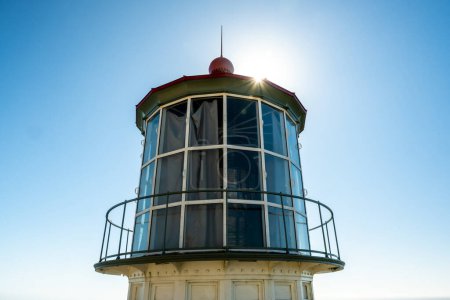 Foto de Sunburst Over Point Reyes Lighthouse en California National Seashore - Imagen libre de derechos