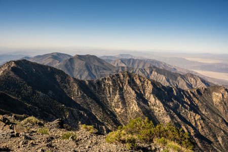 Téléchargez les photos : Layers of Barren Mountains In Death Valley National Park - en image libre de droit