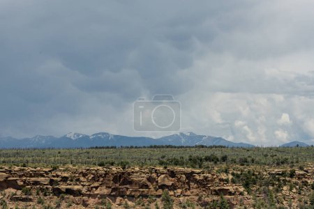 Wolken bilden sich über den San Juan Bergen und dem Mesa Verde Nationalpark
