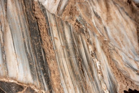 Foto de Cubiertas de barro secas La textura en capas en la montaña de vidrio en el arrecife del Capitolio - Imagen libre de derechos