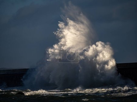 Foto de Rough weather on the Isle of Anglesey, North Wales - Imagen libre de derechos