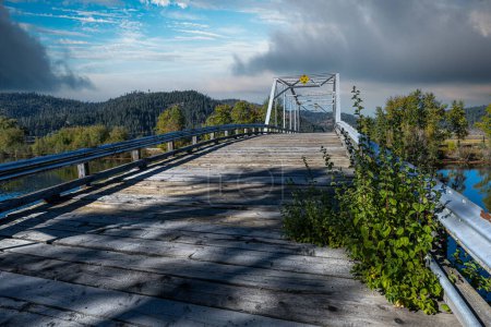 Téléchargez les photos : Vieux pont à Gray's Meadow Wayside dans l'Idaho - en image libre de droit