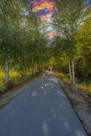 Téléchargez les photos : Sentier cyclable en bordure du chemin Cottonwood en Idaho - en image libre de droit