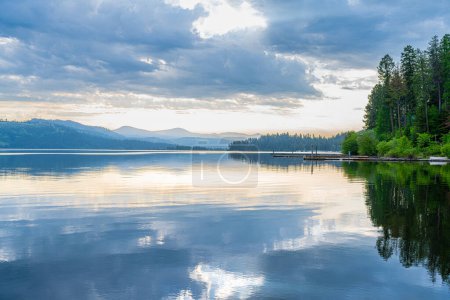 Téléchargez les photos : Lac Chatcolet au parc national Heyburn en Idaho - en image libre de droit