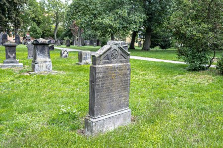 Foto de Grave Stone on the Old Neustaedter Cemetery in Hannover, Alemania - Imagen libre de derechos