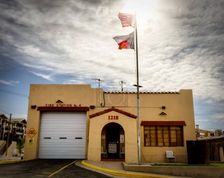 Téléchargez les photos : La caserne de pompiers 4, construite en 1905 par les architectes Trost & Trost, se trouve toujours dans le quartier historique Sunset Heights à El Paso, Texas.. - en image libre de droit