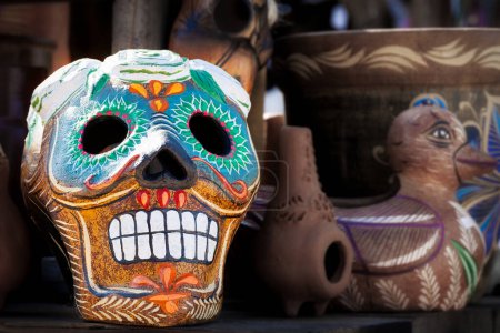 Téléchargez les photos : Une journée colorée du crâne mort se trouve dans la vieille ville de San Diego, en Californie. - en image libre de droit