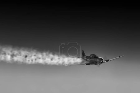 Foto de Un tejano T-6, parte de la demostración Warbirds Over Miramar, en el America 's Airshow 2023 en Miramar, California. - Imagen libre de derechos