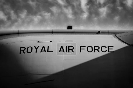 Téléchargez les photos : Le côté d'un Atlas A-400 de la Royal Air Force (RAF) au salon aéronautique américain 2023 à Miramar, Californie. - en image libre de droit