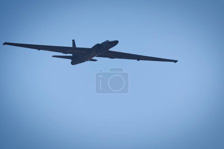 Foto de Una era de la Guerra Fría, y todavía en uso, U-2 Dragonlady spyplane hace una aparición en America 's Airshow 2023 en Miramar, California. - Imagen libre de derechos