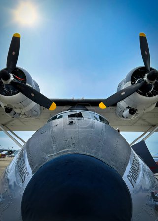 Téléchargez les photos : Une deuxième guerre mondiale PBY Catalina, ou Consolidated Model 28, hydravion ou avion amphibie et l'un des lieux maritimes les plus utilisés de la Seconde Guerre mondiale (iPhone 14). - en image libre de droit